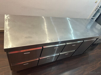Predám chladiarensky stôl so 6 zásuvkami a 1 dvierka - 3