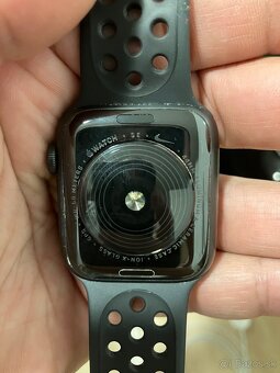 Apple watch SE 44 mm Nike - 3