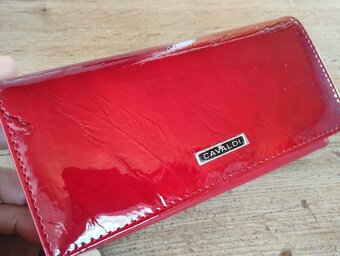 Červena peňaženka značky Cavaldi - 3