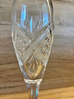 Krištáľový brúsený pohár na stopke - 3