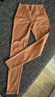 Koženkové legíny - 3