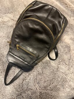 Maly kožený ruksak Tithana - 3