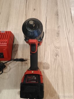 Rázový uťahovák Milwaukee - 3