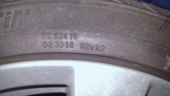 elektrony Toyota s pneumatikami - 3