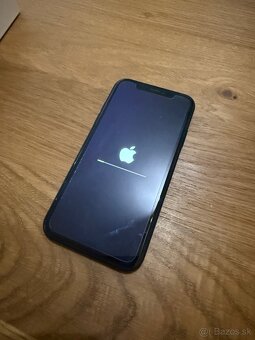 Predám iPhone XR 64 GB BLK veľmi dobrý stav +orig. balenie - 3
