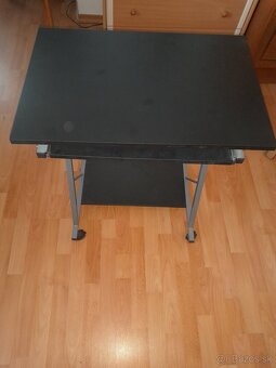 Predám stolik na počitač - 3