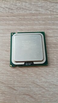 [REZERVOVANÉ] Staré Intel procesory - 3