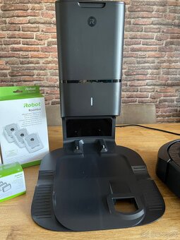 Irobot Roomba I7+ top stav s prislusenstvom - 3