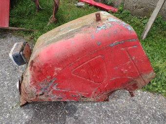 Kabina okruhla cervena na zetor - 3