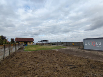 NA PREDAJ ROZOSTAVANÝ RODINNÝ DOM V ZLATNEJ NA OSTROVE - 3