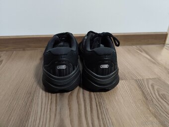 Brooks 42 - čierna bežecká obuv - 3
