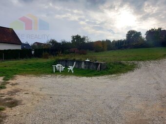 Na predaj stavebný pozemok o výmere 695 m2 v súkromnej št - 3