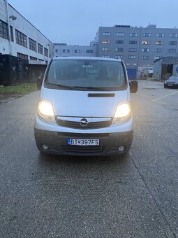 Opel Vivaro 2.5 - 3