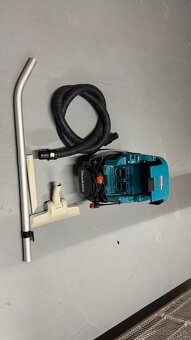 Predam uplne novy vysavac makita aku - 3