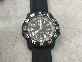 LUMINOX NAVY SEAL CARBON CASE - 3