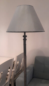 Predám vysokú stojacu lampu - ako nová - 3