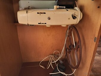 Predám šijací stroj - 3