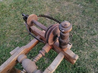 Predám starožitný kolovrátok - 3