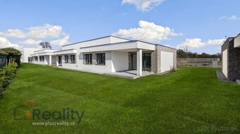 Zariadený 4-izbový rodinný dom v oplotenom parku - 3