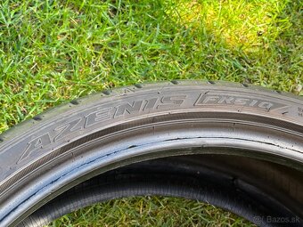 245/30 R19 - 3