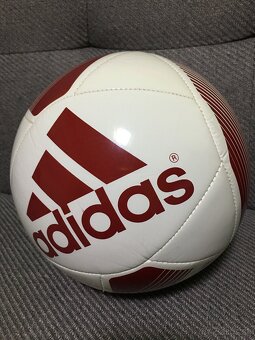 Futbalové lopty Adidas a Puma - 3