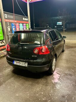 Volkswagen Golf 1.6 FSI - 3
