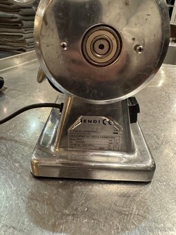 Strúhač na tvrdý syr/parmezán - 3