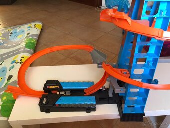 Hot wheels dráha, veža - 3