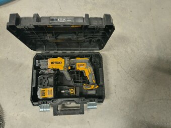 DeWALT DCF620P2K Aku skrutkovač na sadrokartón - 3