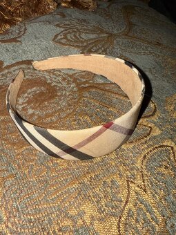 Čelenka Burberry - 3