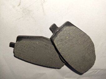 Brzdove dostičky Yamaha XT 600 - 3