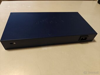 Netgear ProSafe JGS516 - 16-portový Gigabit switch - 3