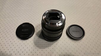SONY FE f1,8/ 20 G - 3