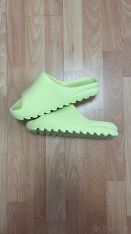 Yeezy Slides - 3