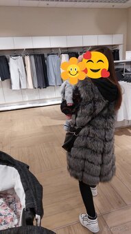 Dlhá sivá kožušinová vesta - 3