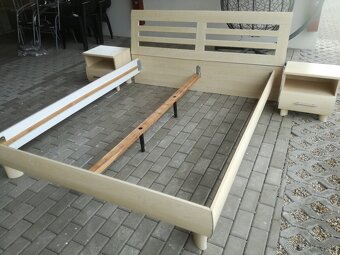 Predam peknu zachovalu postel 160x200cm+2nocne stoliky - 3