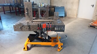 Zvarací 3D stol výškovo stavitelný - 3
