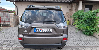 Predám Mitsubishi Outlander 2.2 DI-D 130kw r.v.2012 - 3
