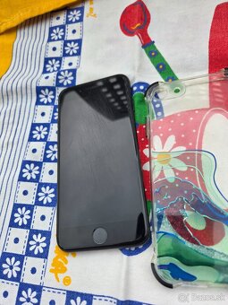 Iphone 7 čierny 32 gb používaný plne funkčný je v horšom sta - 3