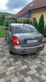 Predám Hyundai Accent 1.4i (benzín), r.v. 2009 - 3