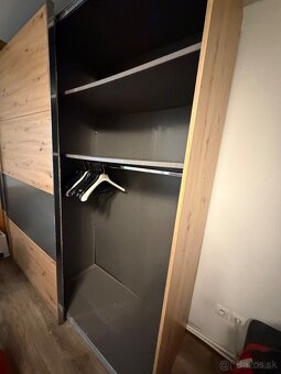 Šatníkova skriňa so zasuvacimy dverami - 3