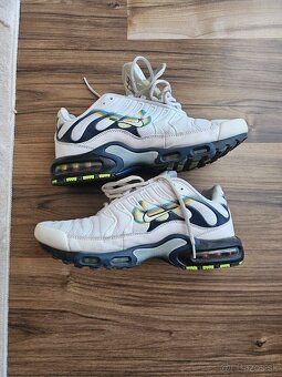 NIKE AIR MAX PLUS TN - 3