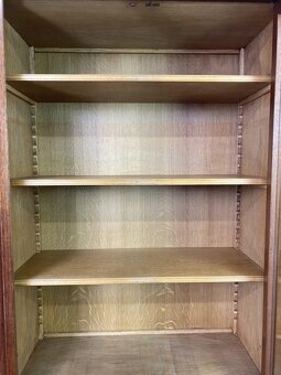 Knihovňa do pánskej pracovne - 3