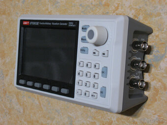 Generator funkcii Uni-T UTG392E - 3