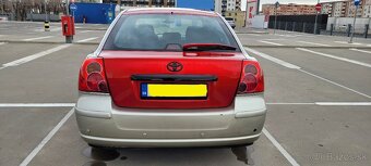 Toyota Avensis T25 hatchback - 3