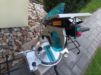 Makita Univerzálna a pokosová píla 260mm, 1650W LH1040 - 3