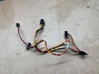 Predám napájací kabel na disky sata z HP 600 G1 - 3