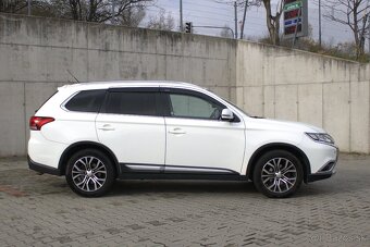 Mitsubishi Outlander 2.2 DI-D Intense+, 150k, 7 miestny - 3