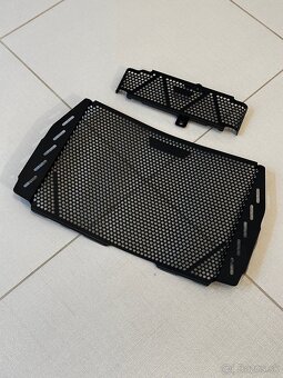 Kryty chladicov Tiumph Speed Triple 1050 - 3