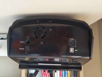 Predám sim-racing base Thrustmaster TS-PC Racer. - 3